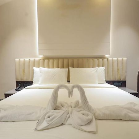 Hotel Midas Inn ماثورا المظهر الخارجي الصورة