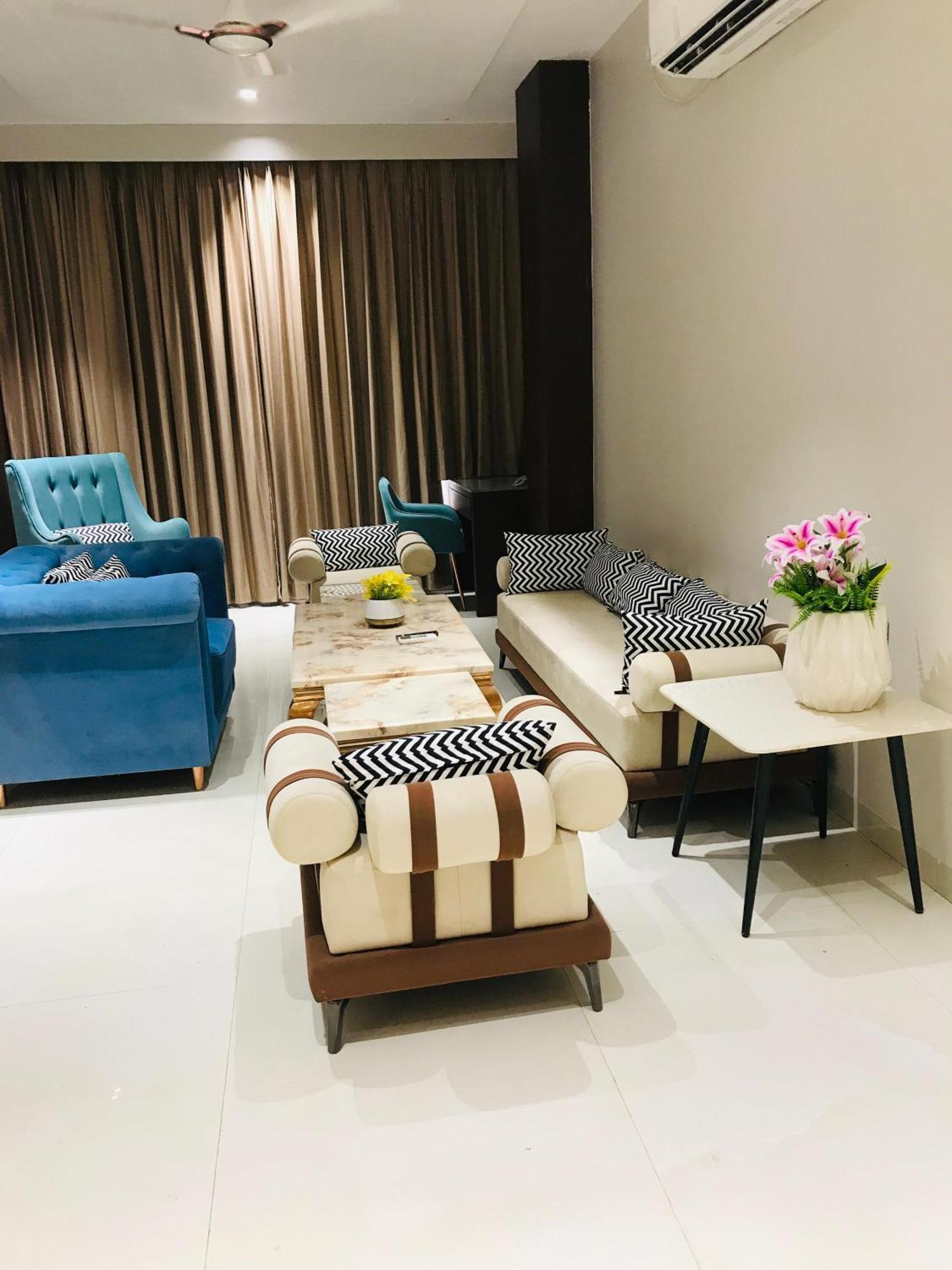 Hotel Midas Inn ماثورا المظهر الخارجي الصورة