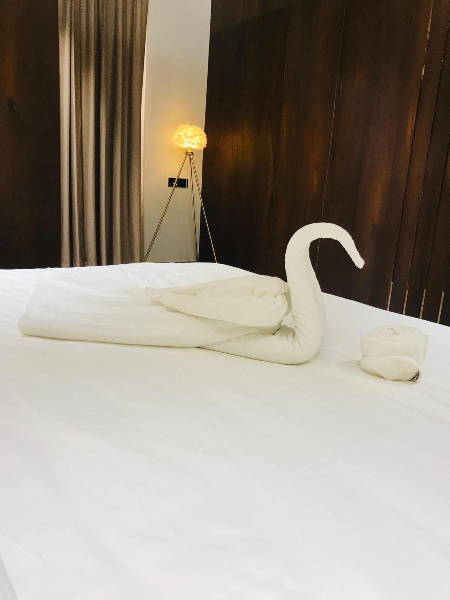 Hotel Midas Inn ماثورا المظهر الخارجي الصورة