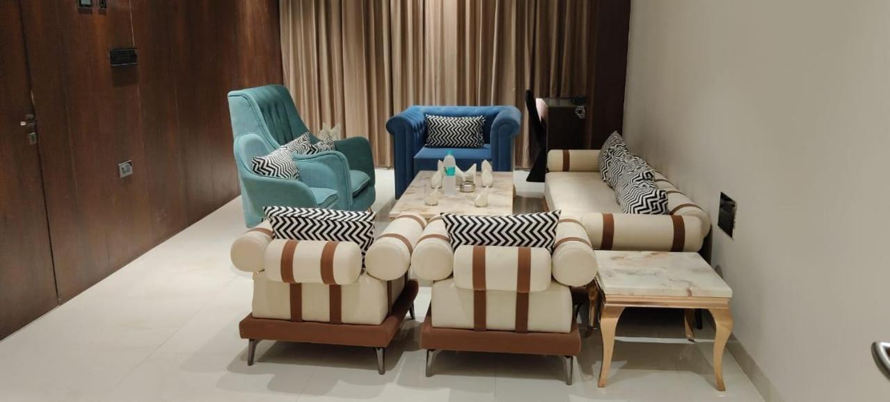 Hotel Midas Inn ماثورا المظهر الخارجي الصورة