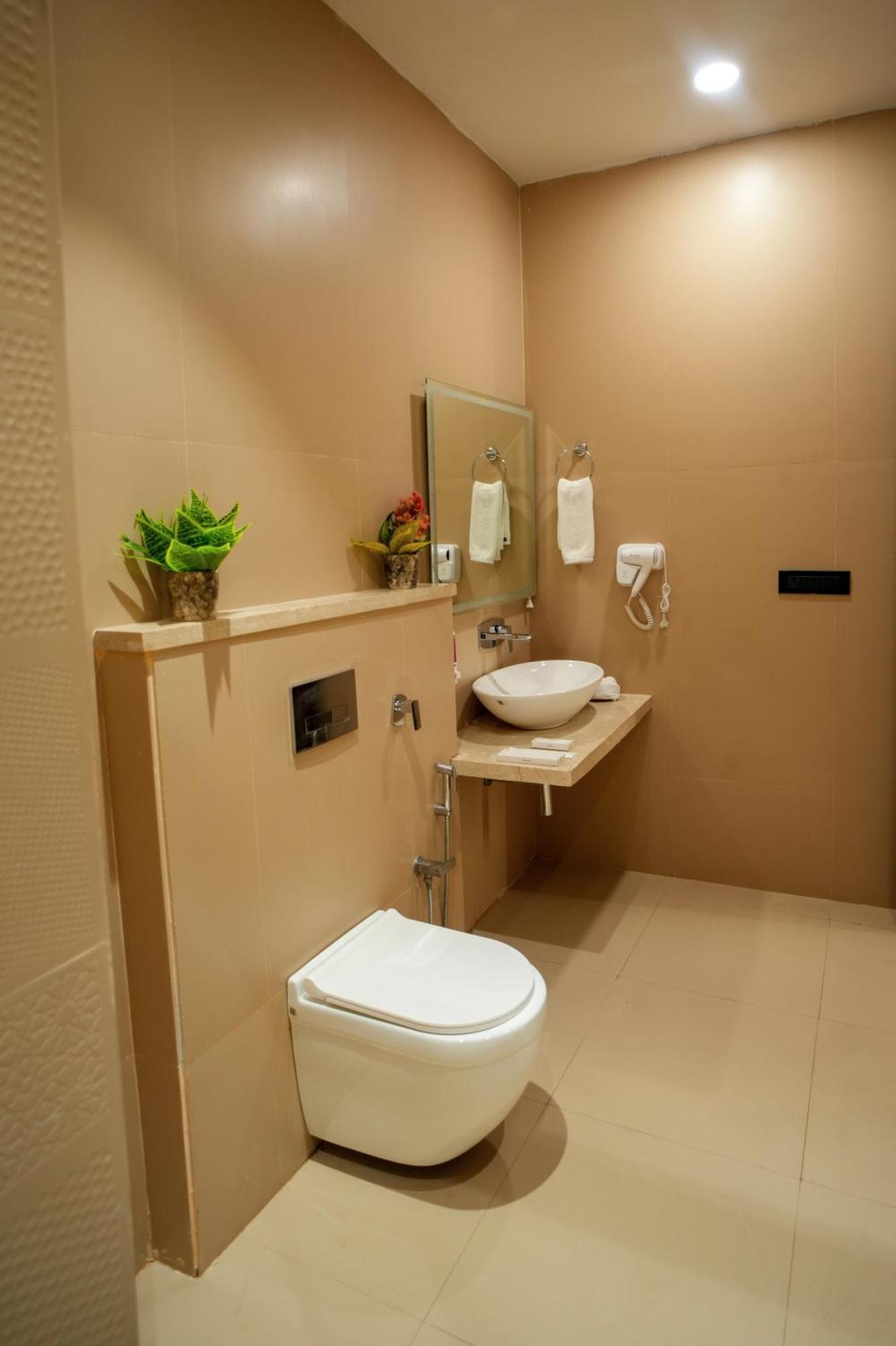 Hotel Midas Inn ماثورا المظهر الخارجي الصورة