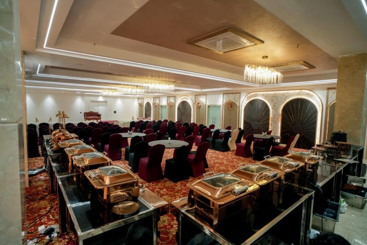 Hotel Midas Inn ماثورا المظهر الخارجي الصورة